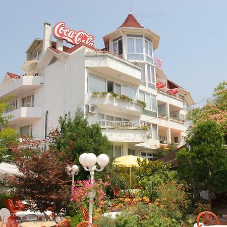Hotel Kamelia ヴァルナ エクステリア 写真